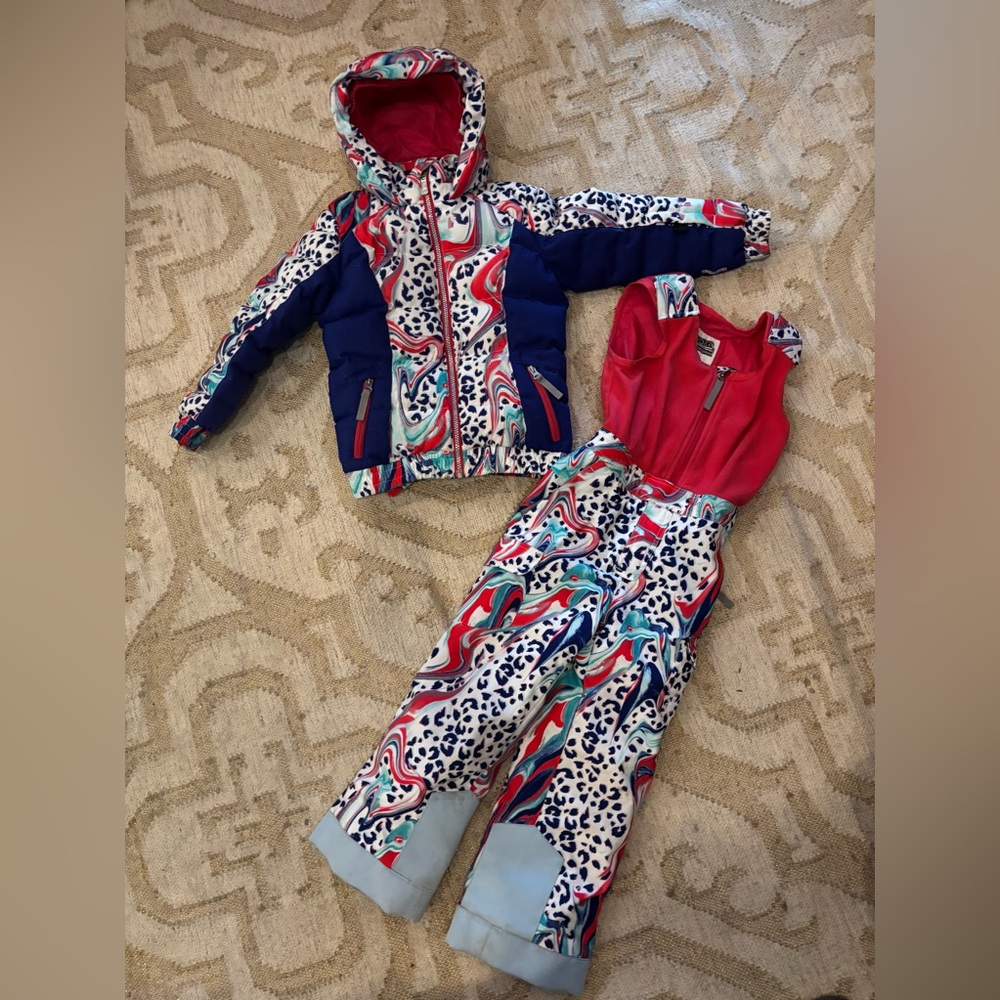 SPYDER girls ski jacket and snow pants with bib.  Like new. Size 6
